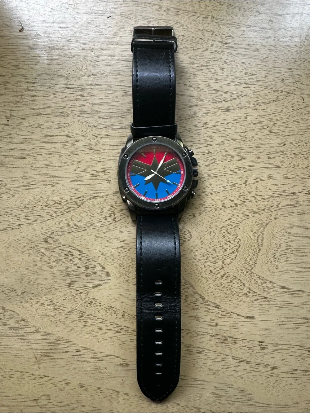 Comics Captain Marvel Sports Dress Watch Unisex